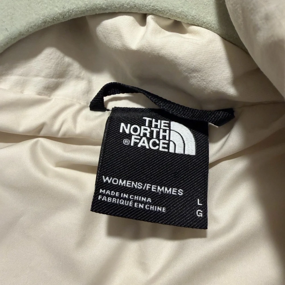 The North Face Ivory Puffer Jacket - Picture 2 of 7